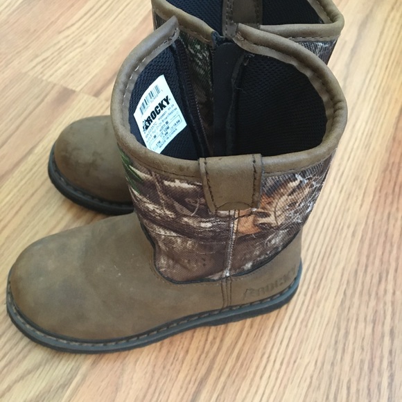 Kids Rocky Brand boots like new. Tan/camo - Picture 4 of 8